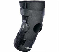 Knee Brace DonJoy® Medium Hook and Loop Strap Closure 18-1/2 to 21 Inch Thigh Circumference / 14 to 15 Inch Knee Circumference / 14 to 16 Inch Calf Circumference Left or Right Knee 11-2012-3 Pack of 1 11-2012-3 DonJoy® 734942_EA