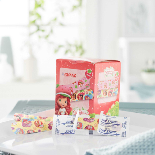 Adhesive Strip Stat Strip 3/4 X 3 Inch Plastic Rectangle Kid Design Strawberry Shortcake Sterile 10851 Case/1200 DUKAL CORPORATION 980580_CS