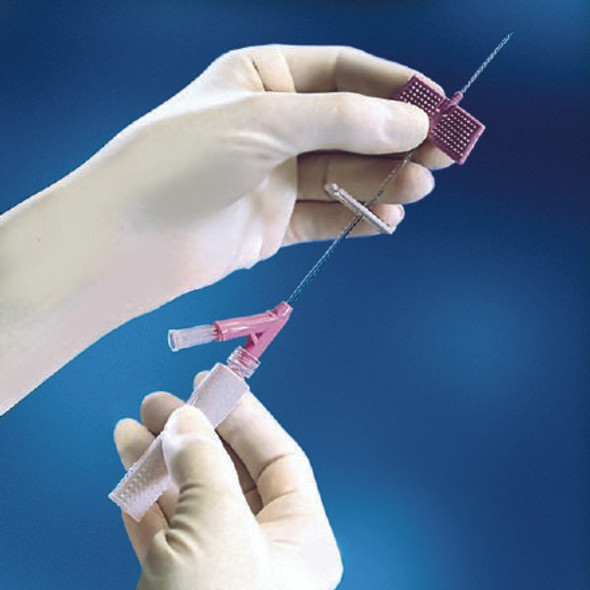 Closed IV Catheter Saf-T-Intima™ 24 Gauge 0.75 Inch Retracting Safety Needle 383312 Box of 25