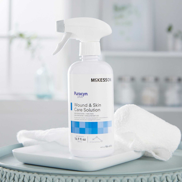 Wound Irrigation Solution McKesson PuracynPlus 16.9 oz. Spray Bottle NonSterile Hypochlorous Acid HOCI 0.012% Sodium Hypochlorite NaOCI 0.001% Electrolyzed Water H2O 99.916% Sodium Chloride NaCI 0.031% Phosphates 0.040% 186-6 MSVP114708 MCK BRAND 1113217_EA