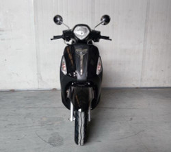 MC-172-150 Scooter, 4-Stroke Electric / Kick Start - Front View