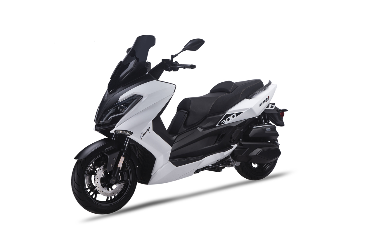Amigo Storm S-300 Scooter Moped Fuel Injected with USB