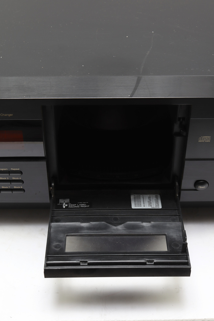 Nakamichi CDC-300 200 Disc CD Player w/ Remote
