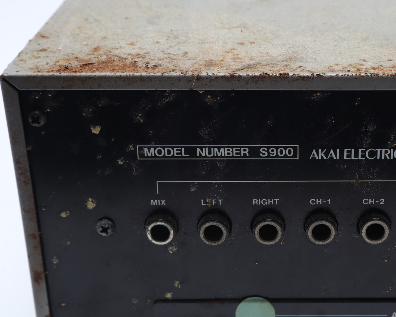 Akai S900 MIDI Digital Sampler