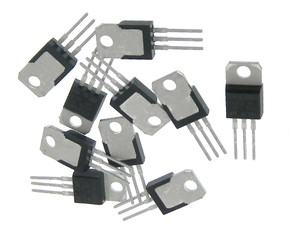 Pack of 10 - BTA12-600B TRIAC. 600V/12A Pack of 10 - BTA12-600B TRIAC. 600V/12A