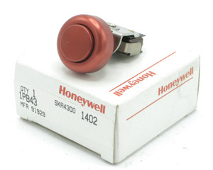 Honeywell 1PB43 Momentary Pushbutton Switch, SPDT, 5 Amp, 250V Honeywell 1PB43 Momentary Pushbutton Switch, SPDT, 5 Amp, 250V