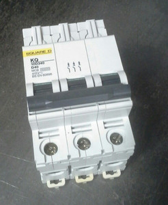 Square D KQ 10D340 415V 40 Amp 3-Pole Circuit Breaker
