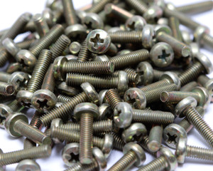 M3 x 10mm Zinc Plated Steel Phillips Pan Head Screws, 200 Piece Lot M3 x 10mm Zinc Plated Steel Phillips Pan Head Screws, 200 Piece Lot