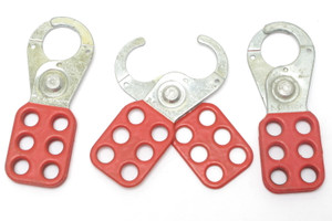 Master Lock Model 420 Steel Lockout Hasp, 1in Jaw Clearance, 3pcs