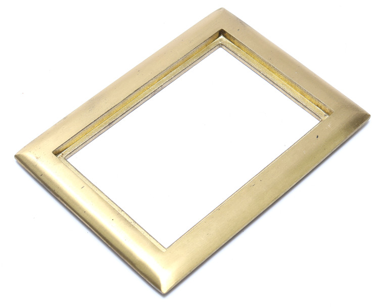 Hubbell SB3084 Brass Rectangular Carpet Floor Flange, 6.00" X 8.14", 1 Gang