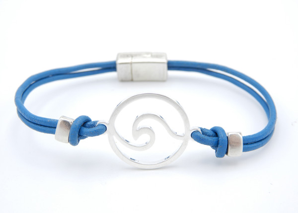 Wave Cutout Skinny Bracelet