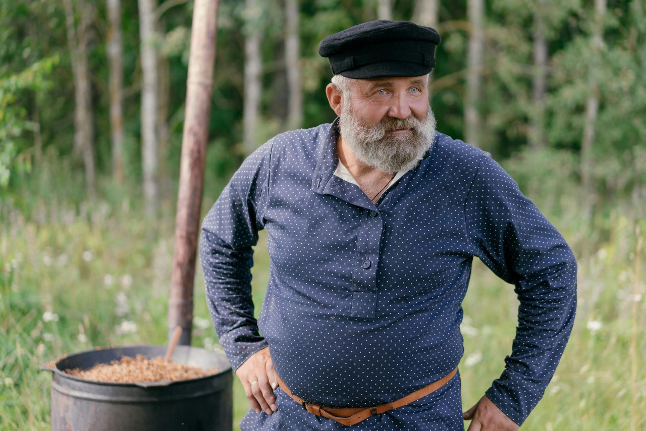 Aging Gracefully with Irritable Bowel Syndrome (IBS): Tips for a Healthy Lifestyle