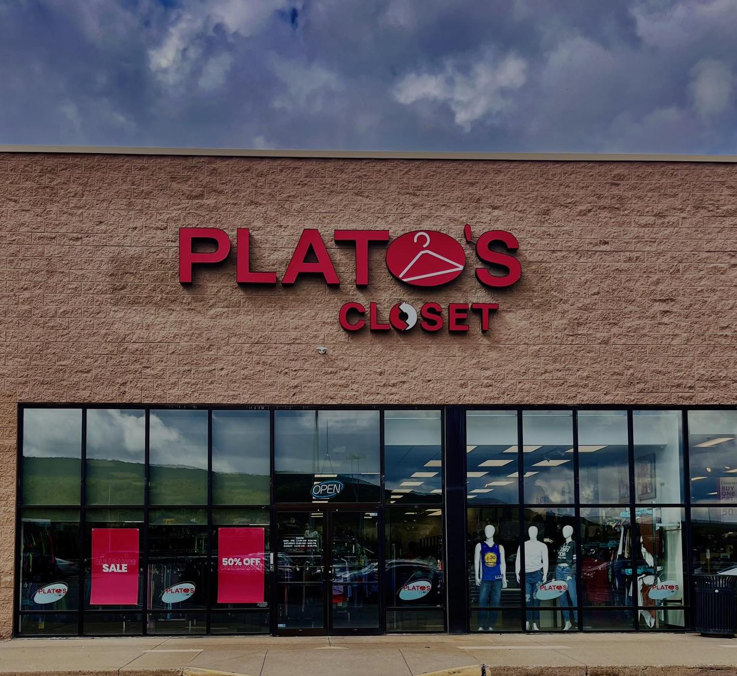 Plato's Closet opens sixth Phoenix-area store - Phoenix Business Journal