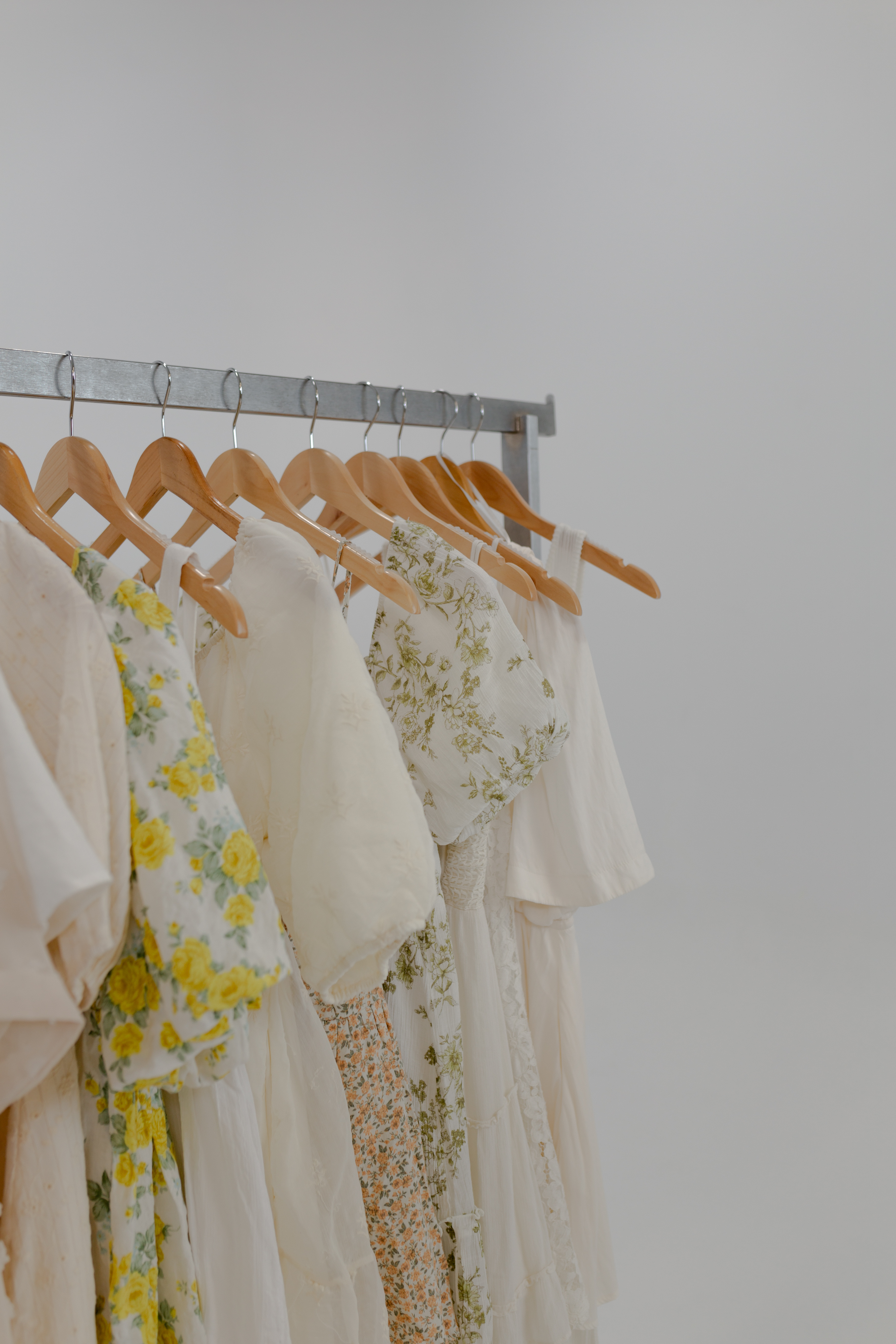 DRESS RACK
