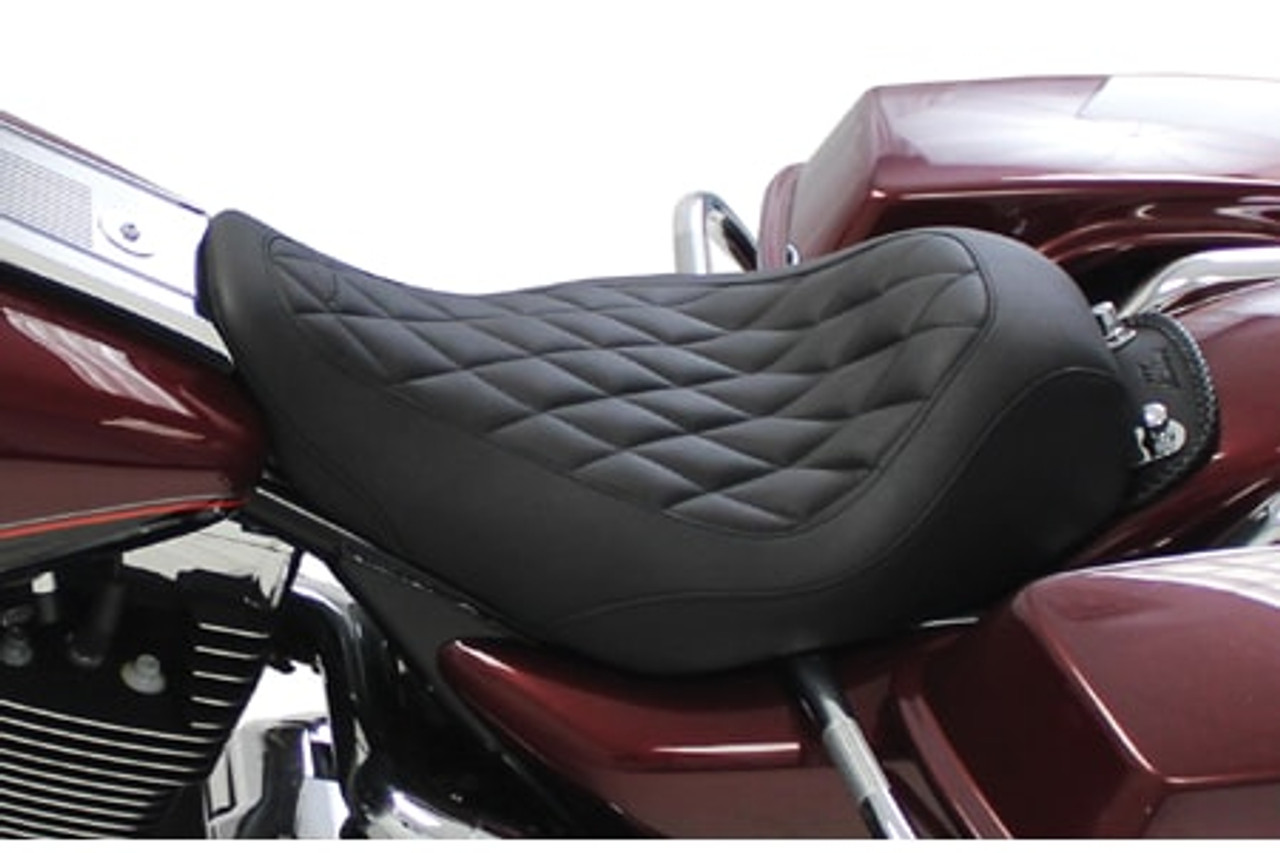 Mustang Wide Tripper Solo Seat for FLHR '97-07 / Screamin Eagle '97-05 &  FLHX '06-07 -Black Diamond Stitch