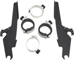 Memphis  Shades  Batwing Windshield Mounting Kit for V-Star 650 Classic & V-Star 1100 Classic Only '98-up-Black FAIRING AND WINDSHIELD NOT INCLUDED