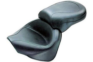 Mustang  Two-Piece Wide Seat  for V-Star 1100 Custom '99-Up  -Vintage