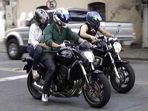 7 Motorcycle Tricks You Should Know But Not Try