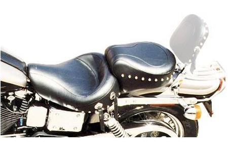 Mustang  One-Piece Wide Touring Seat for Dyna/Wide Glide '04-05-Studded