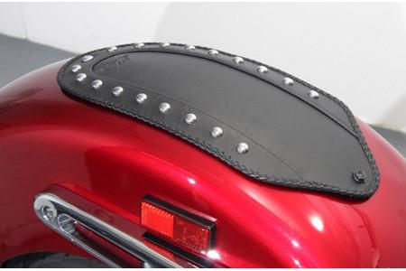 Mustang  Fender Bib for VTX 1800N  -Studded