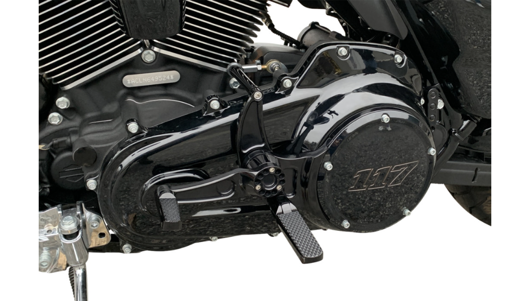 Hawg Halters Dominator Mid Controls for '24-Up Harley Davidson Road Glide and Street Glide - Black