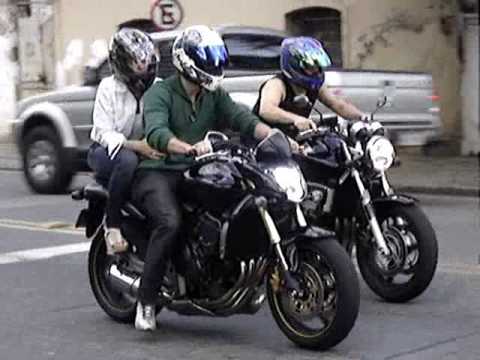 7 Motorcycle Tricks You Should Know But Not Try