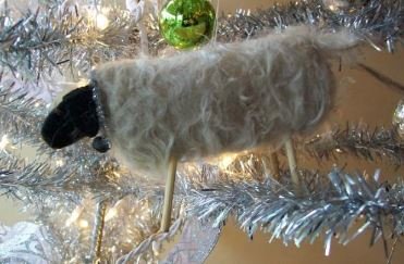 curly-sheep-ornament.jpg