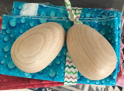 Have a favourite pair of socks that need repairing? These wooden darning eggs are just the tool to help you prolong the life of your favorite, hand-knit socks.
When inserted into the toe or heel of your sock, the darning egg will hold it in the proper shape, giving you a great foundation.
Measures 7cm in length. 