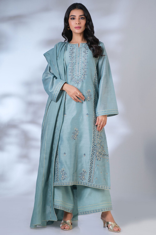 How to Choose the Perfect Pakistani Designer Dress for Your Occasion ...