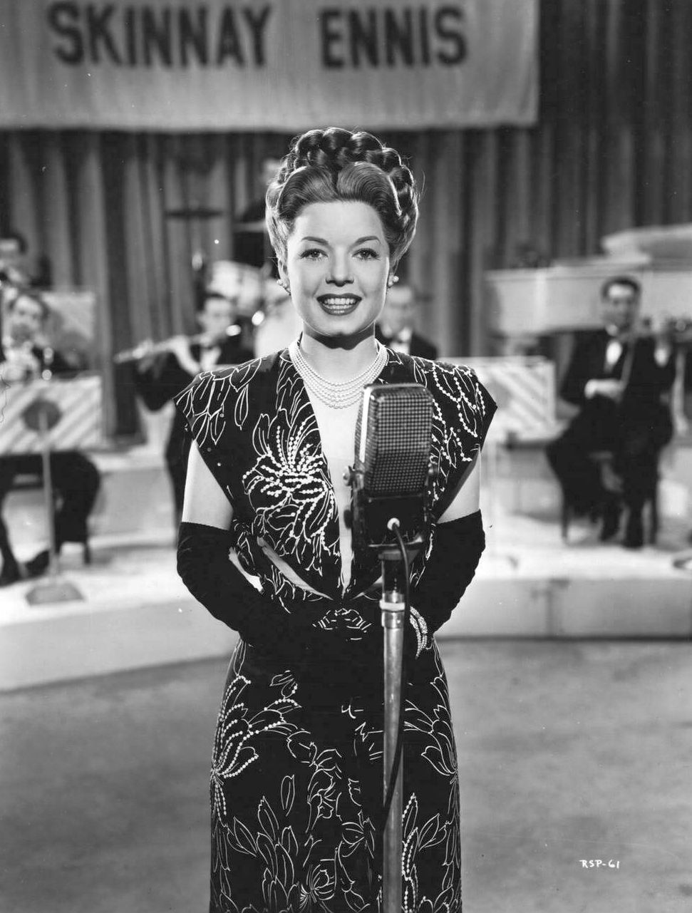 Review: Radio Stars on Parade (1945)