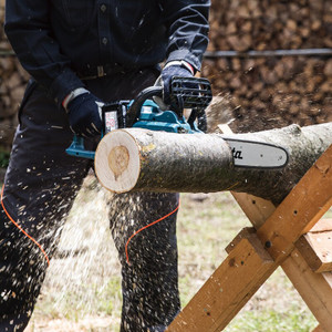 Makita DUC400Z  16" Brushless 18Vx2 LXT Cordless Chainsaw