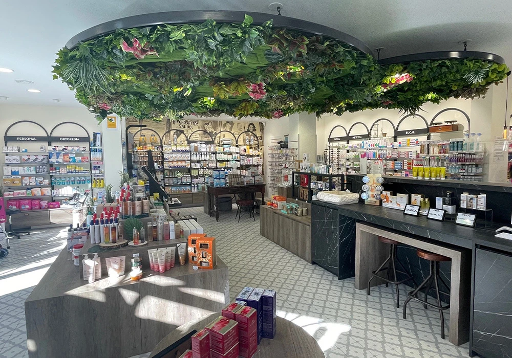 Interior de la Farmacia Villalón en Daimiel, Ciudad Real