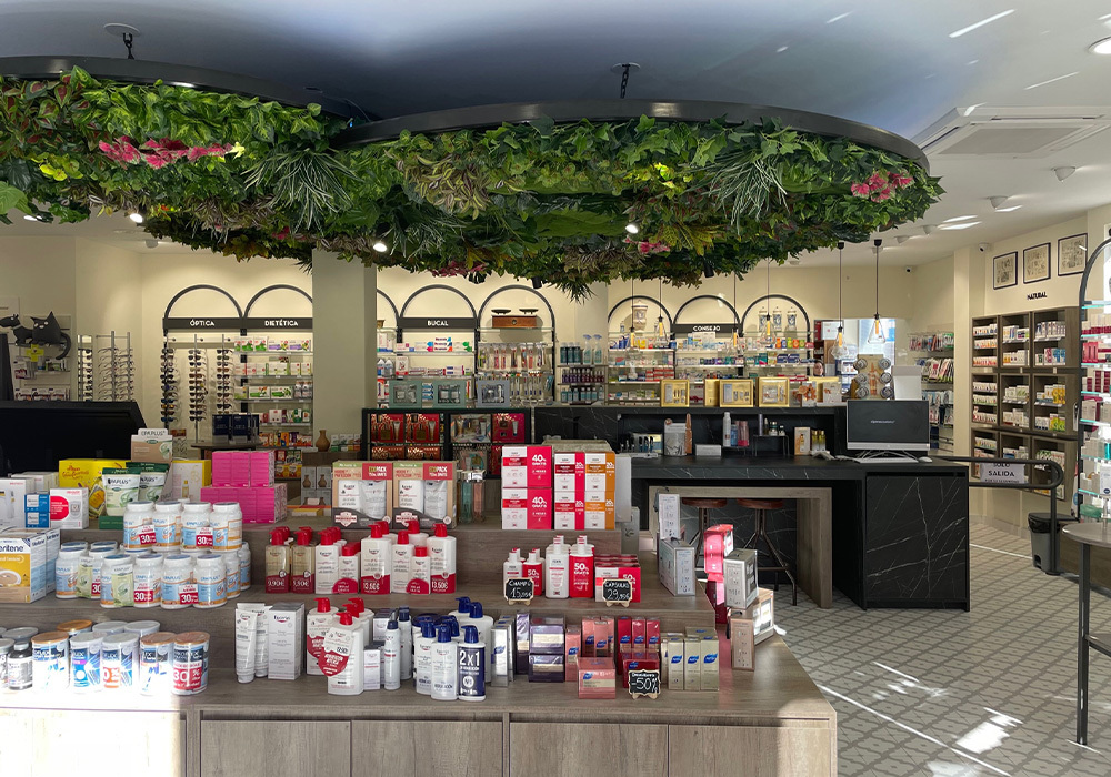 Interior de la Farmacia Villalón en Daimiel, Ciudad Real