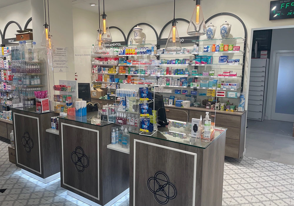 Interior de la Farmacia Villalón en Daimiel, Ciudad Real