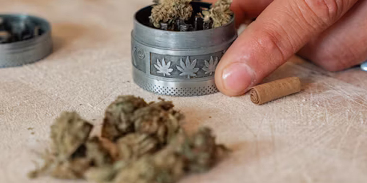 10 Best Herb Grinders in 2025: Why You Need One & Which to Buy at Waterbeds "n" Stuff