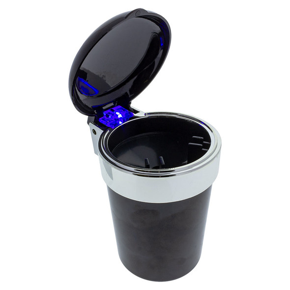 Opening the lid to this ashtray all the way will turn a bright LED light on, to help it be visible even in the dark.
