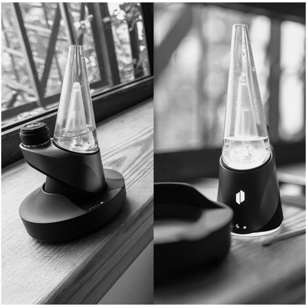 Puffco Peak Pro Power Dock charging a Puffco Peak Pro. 