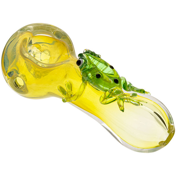 Quarter view of a Fumed Critter Pipe with a Frog sculpture.