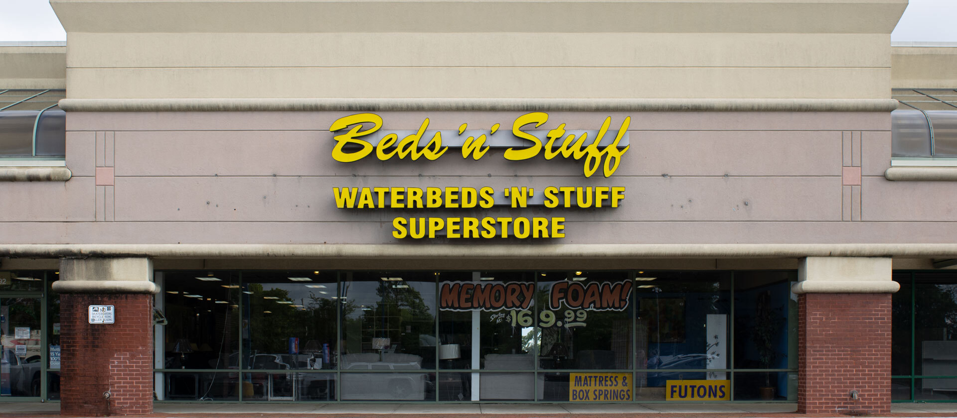 Waterbeds 'n' Stuff smoke shop at 3592 Soldano Blvd Columbus Ohio Hilltop west side