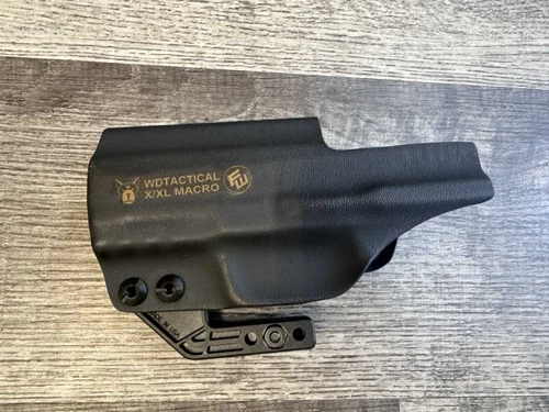 Macro grip & Fdez Werx XL Comp Slide Holster - IWB