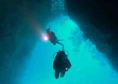 Divers descend