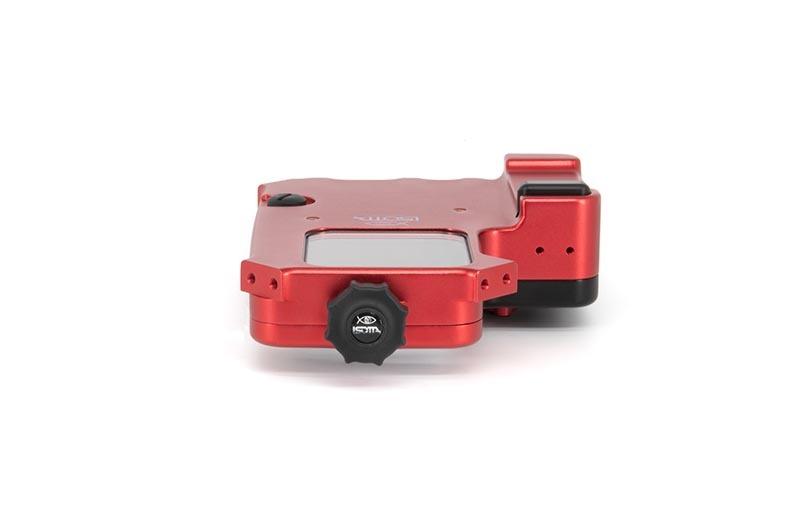 Vacuum valve and moisture alarm for pre-dive integrity check