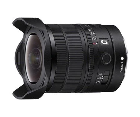 Compact Sony FE 8-14mm Fisheye G lens with autofocus controls for travel underwater photography