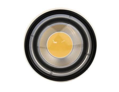 Kraken Abyss 10000 even 120-degree flood beam on coral reef