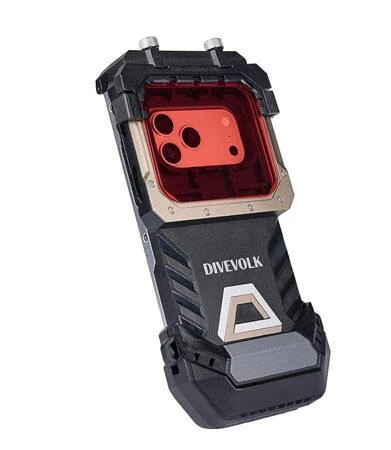 DiveVolk SeaTouch 6 Pro underwater wide-angle lens and red color correction filter