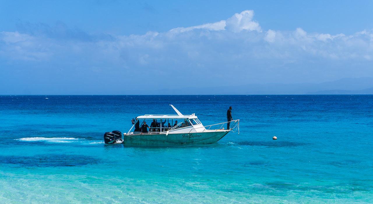 Nautilus Lifeline nexGen Marine Rescue GPS with antenna deployed on a diver’s SMB