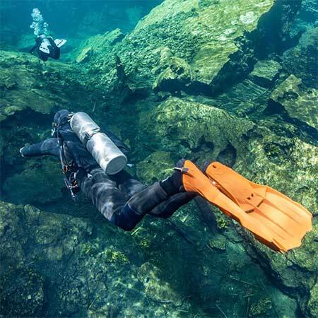 RK4 fins with rugged, durable construction