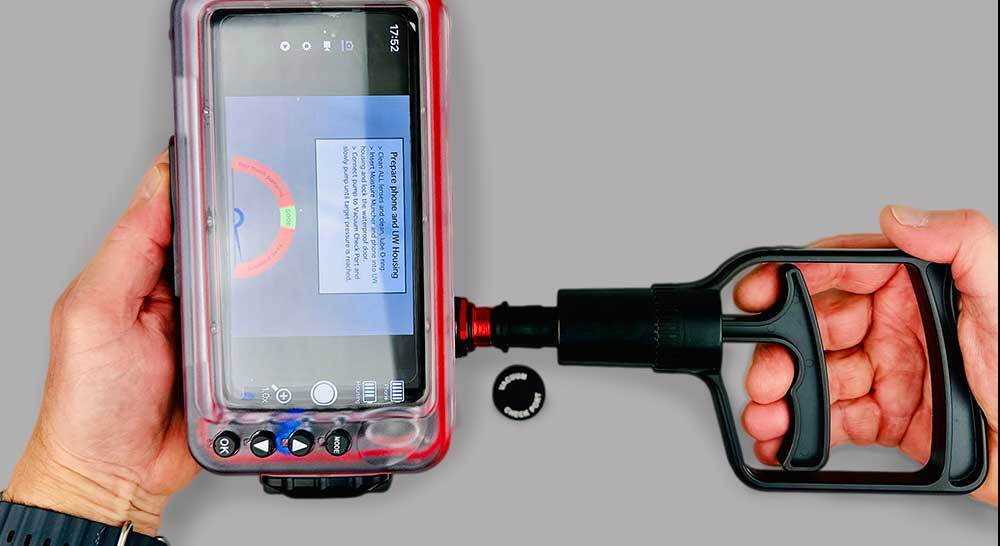 SeaLife SportDiver status indicator concept showing vacuum and wireless connection lights