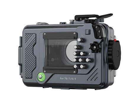 Weefine WFH-TG PRO2 housing mounted on underwater camera tray with lighting
