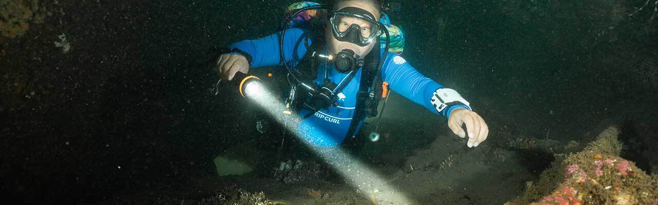 OrcaTorch ZD710 MKII 21700 battery charging